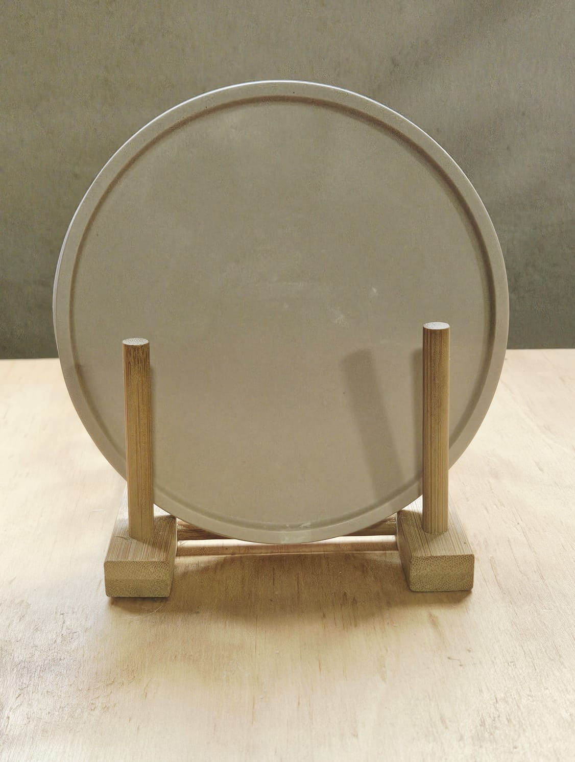 Round Trays