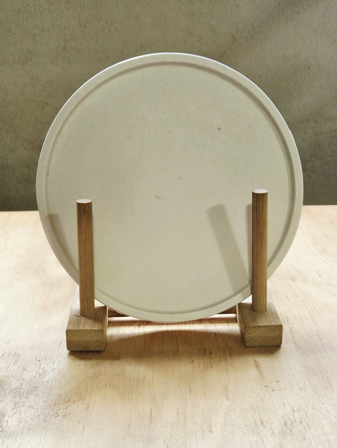 Round Trays